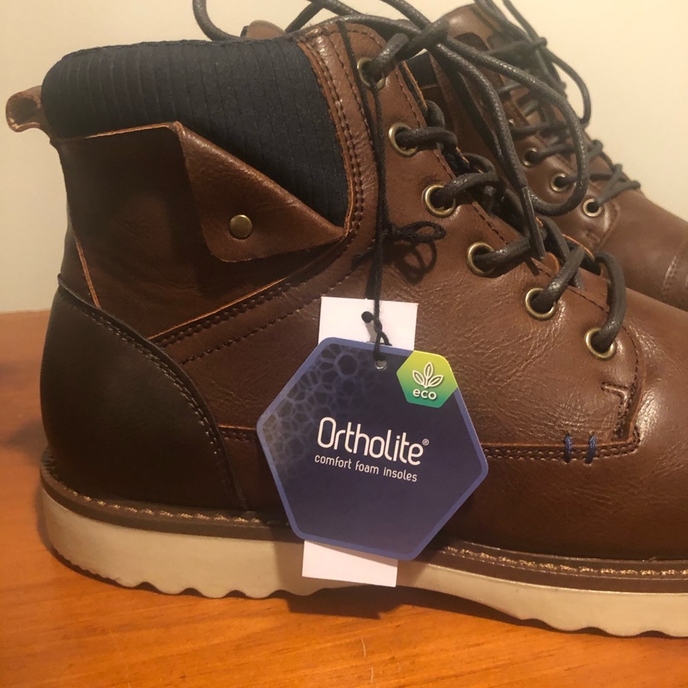 Sonoma Boots NIB